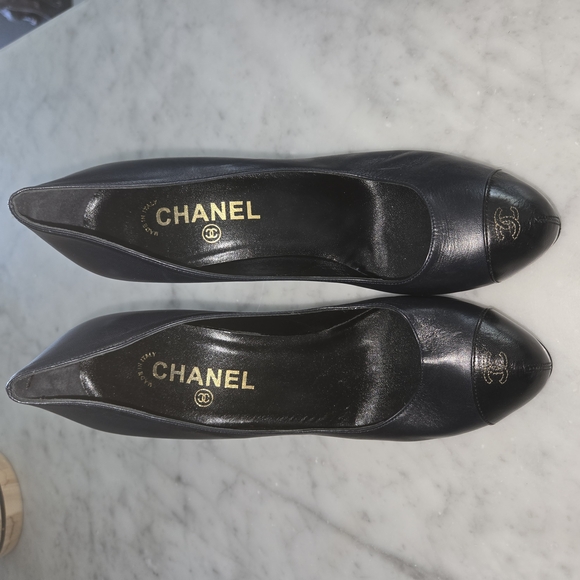 CHANEL Black Leather Heels with Timeless Elegance - Picture 1 of 6